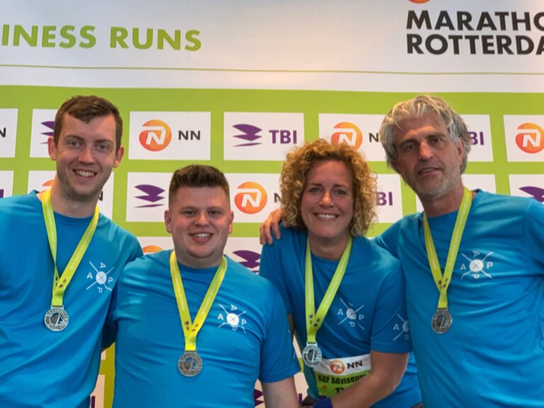AXP Adviseurs rent de marathon van Rotterdam tegen kanker