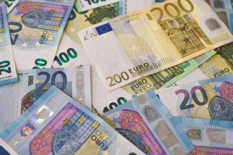 Salaris of dividend? Dga’s jaarlijkse belastingdans uitgelegd door Tarik Oua-ali