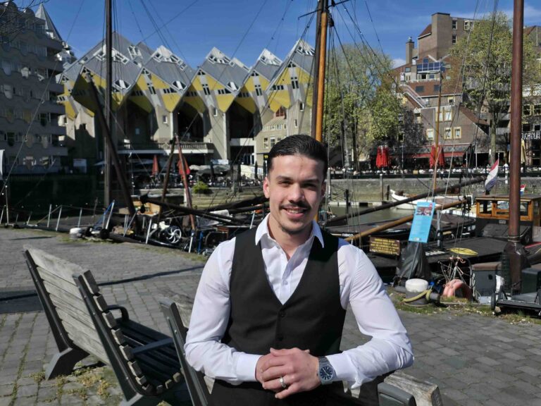 Maak kennis met Tarik Oua-ali: Junior Belastingadviseur, AI-fan én kersverse vader